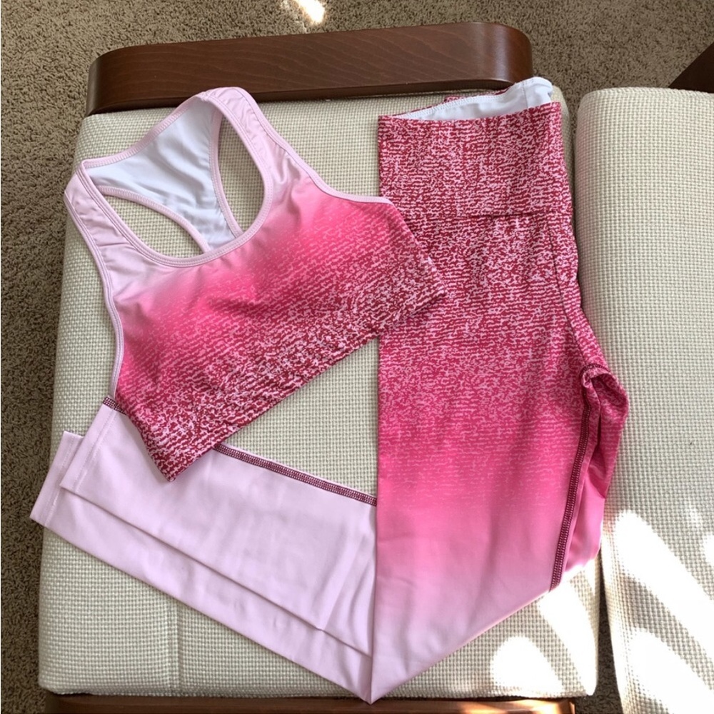 Beautiful workout set - Picture 3 of 3